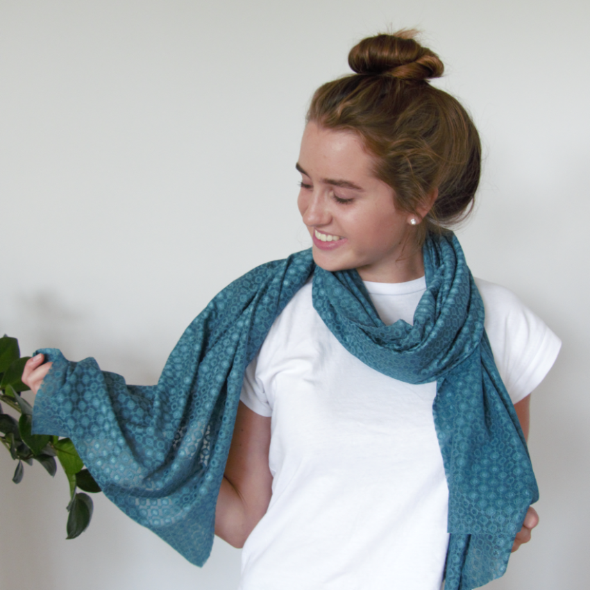 scarf-spotty-grid-tapestry-one-size-us-4029983359079_0.PNG